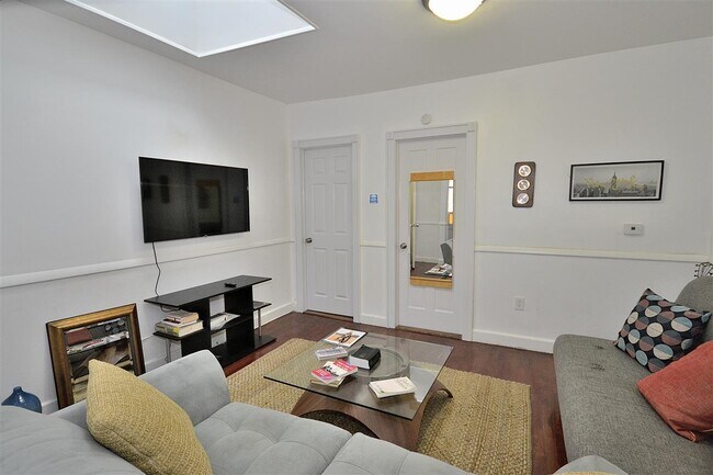Foto del edificio - 154 Van Horne St