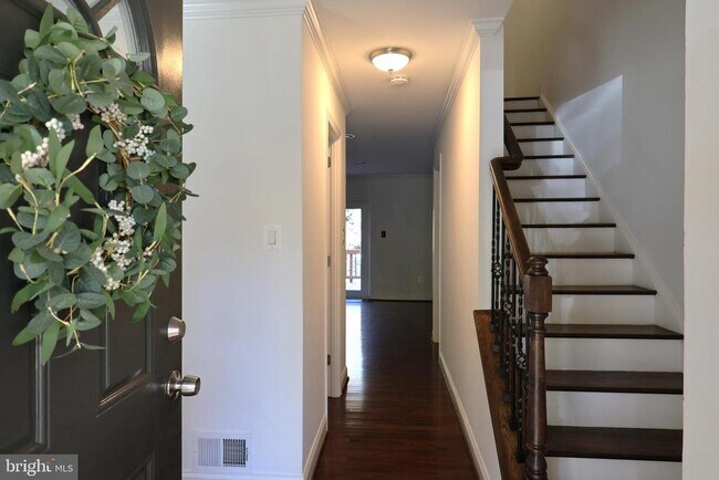 Foto del edificio - 8914 Shamrock Ct