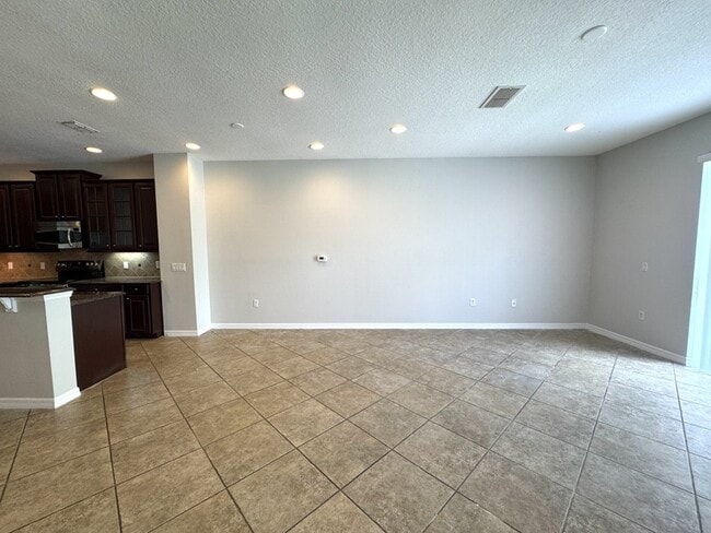 Building Photo - 10324 Fallsgrove St
