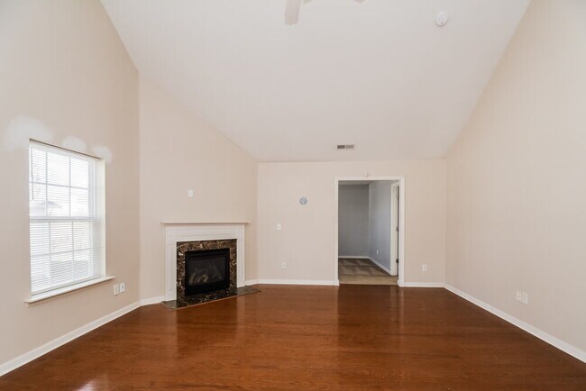 Foto del edificio - 222 Timber Meadow Lake