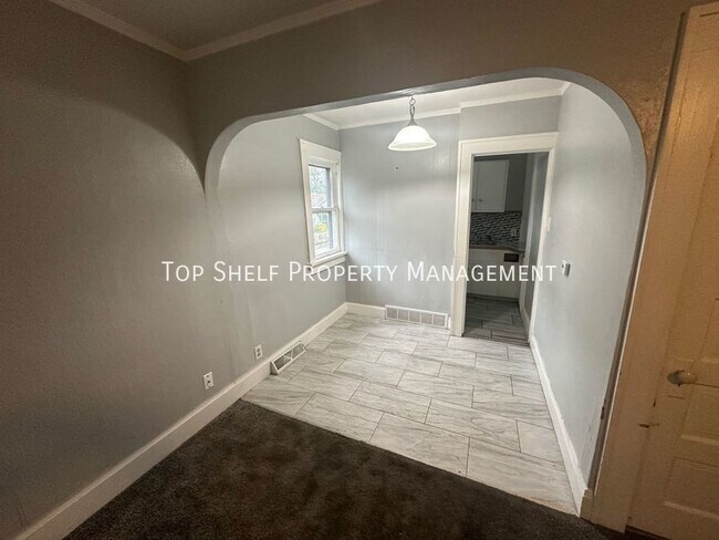Building Photo - 3907 8th St