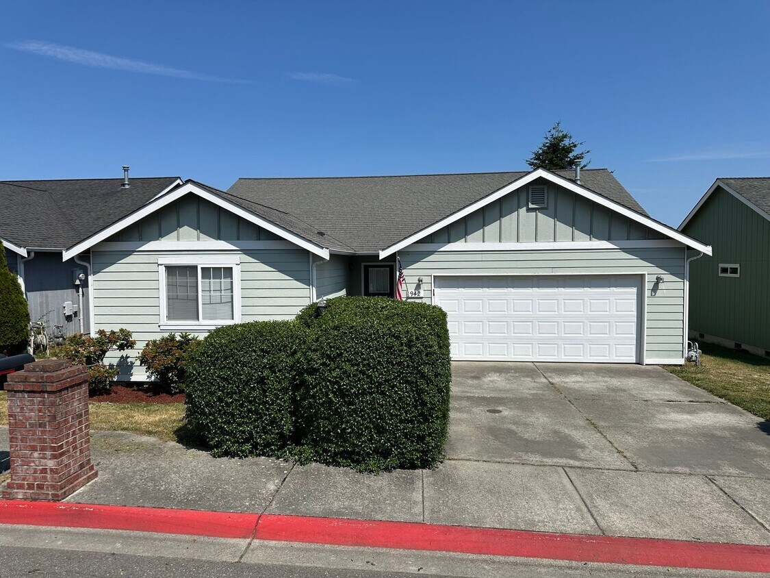 Primary Photo - 3 Bed/2 Bath Quiet Living, Pet Friendly, N...