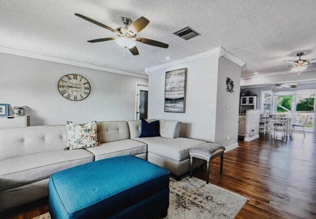 Foto del edificio - 1010 SW 15th St