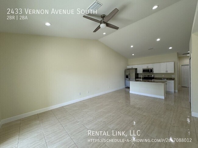 Foto del edificio - 2433 Vernon Ave S