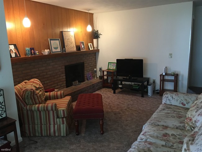 Foto del edificio - 1724 Parkvale Ave