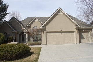 Building Photo - 576 E Riverchase Way
