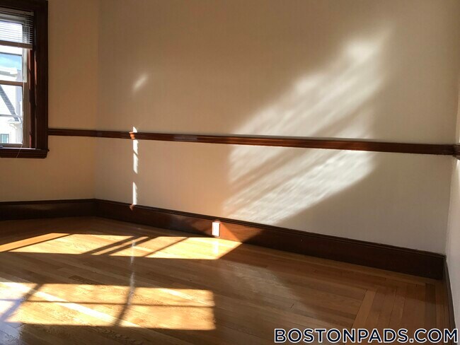 Foto del edificio - 163 Summer St