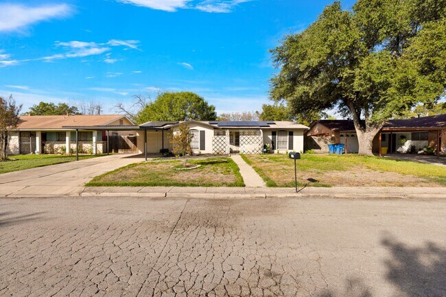 Building Photo - Beautiful Home in Kirby for rent!