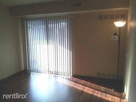 Foto del edificio - 270 E 13 Mile Rd