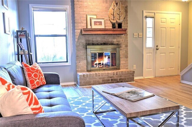 Foto del edificio - 852 Banister Ln