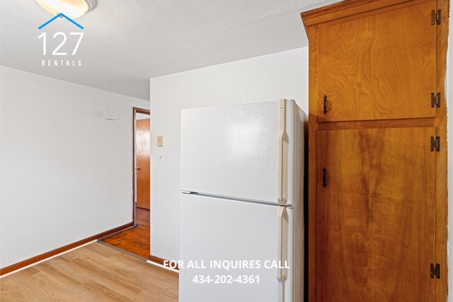Foto del edificio - Comfortable & Convenient 1-Bedroom Apartment in Prime Lynchburg Location!