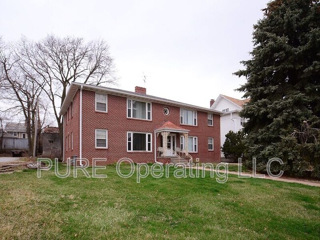 Building Photo - 210 N 32nd Ave