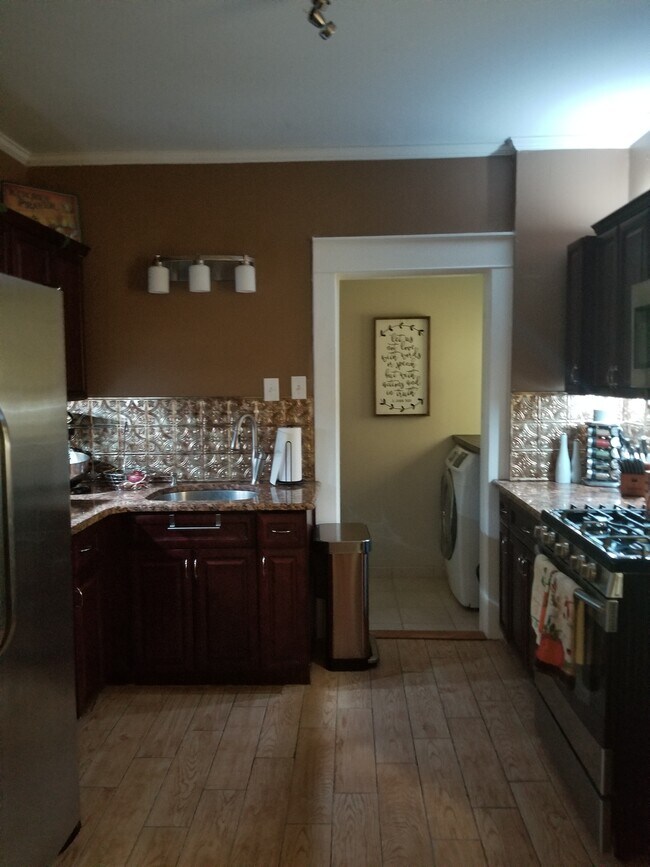 Kitchen - 1355 Penn Avenue
