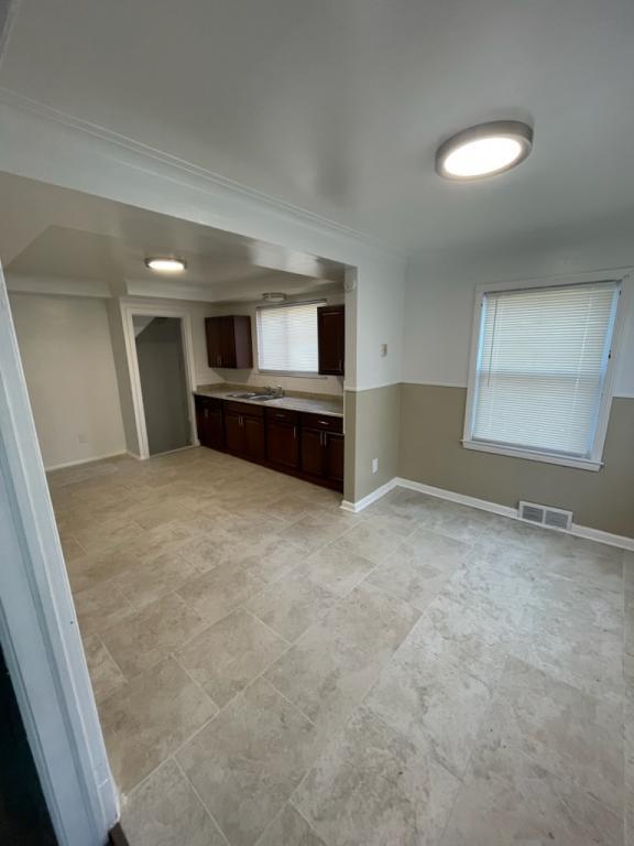 Foto del edificio - 8200 Suzanne Ave