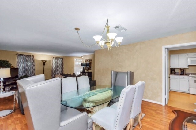 Foto del edificio - 530 N Post Oak Ln