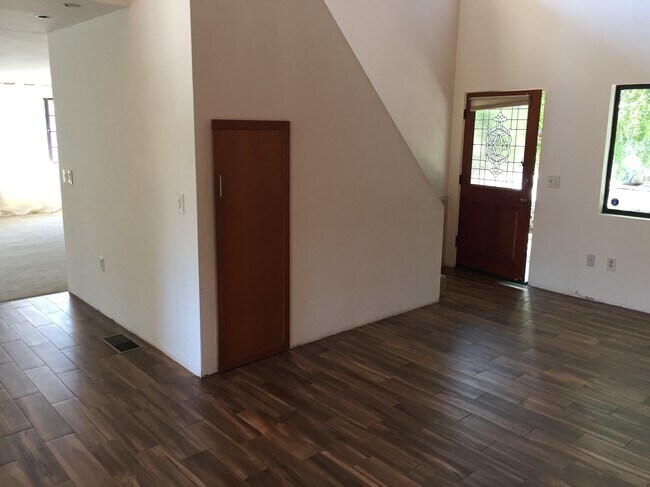 Entry with hallway - 150 Amalfi Dr