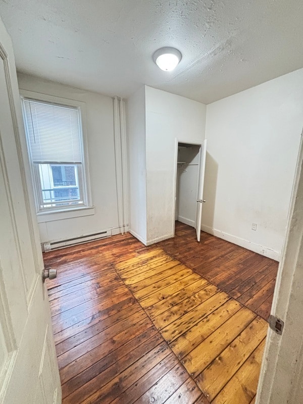 Building Photo - 156 E Walnut St