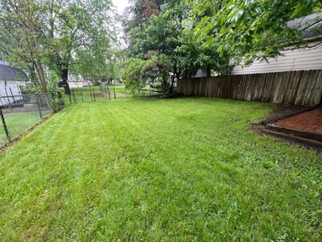 Building Photo - Charming 3 bedroom house