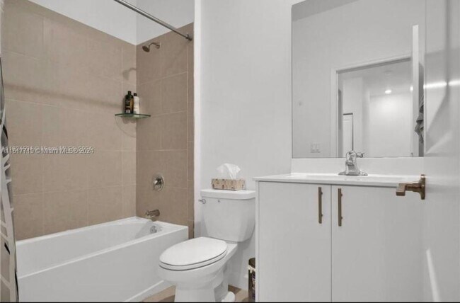 Foto del edificio - 4 bedroom in Miami Gardens FL 33169