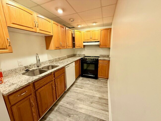 Foto del edificio - 145 Spring Valley Rd