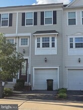 Building Photo - 8232 Heritage Crossing Ct