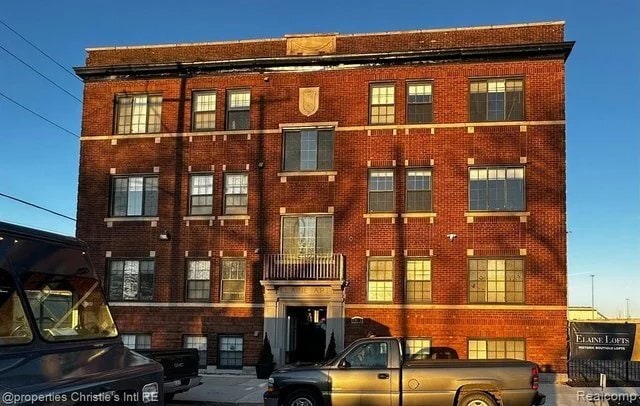 Building Photo - 5918 St. Antoine St