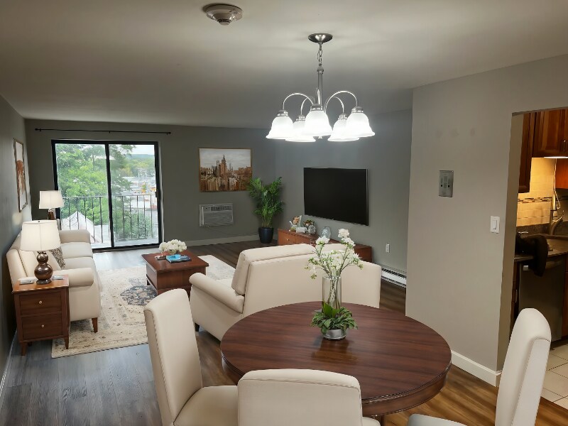 Foto principal - 1321 Worcester Rd