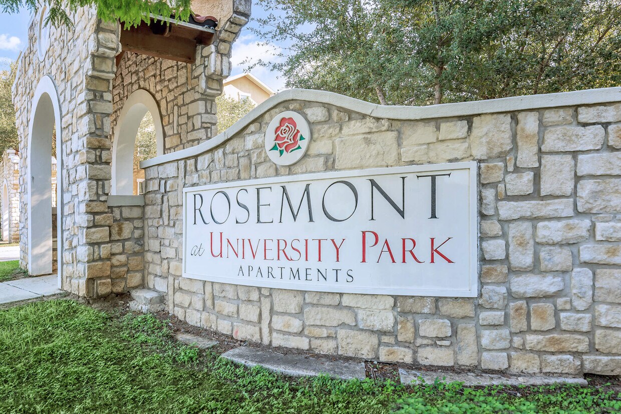Rosemont at University Park Apartments 102 Emerald Ash San Antonio