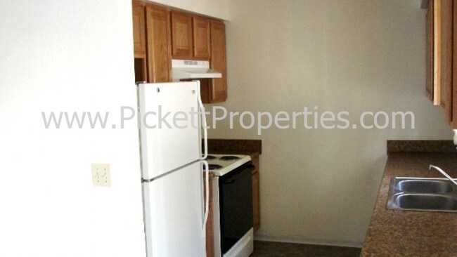 Building Photo - 1803 Winfield Ave