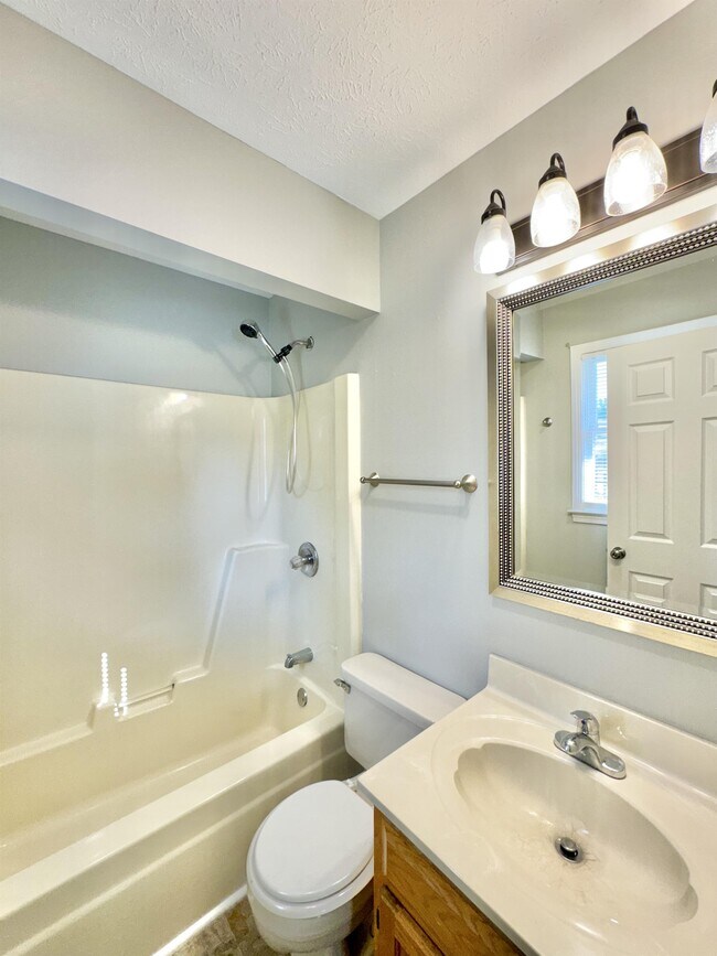 Foto del edificio - 112 Anderson Ct