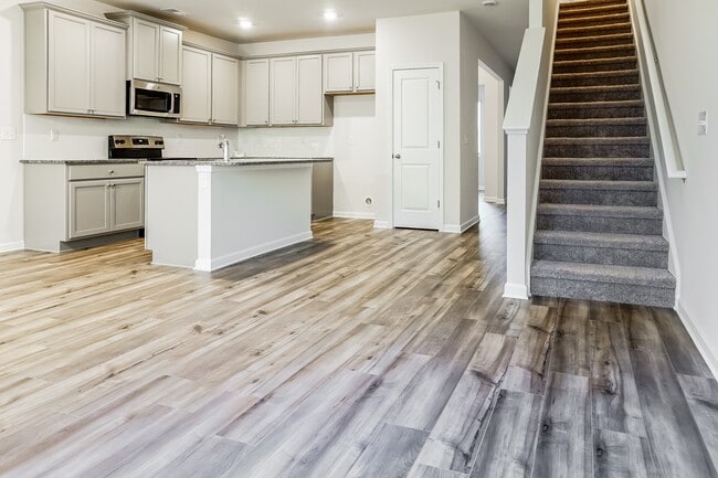 Building Photo - 2851 Saratoga Lake View