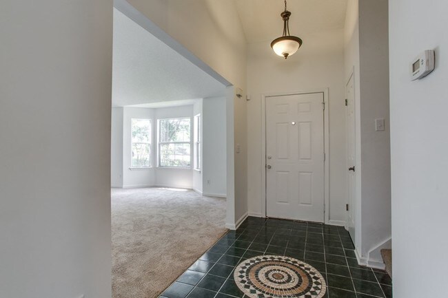 Foto del edificio - 2381 Briar Knoll Rd