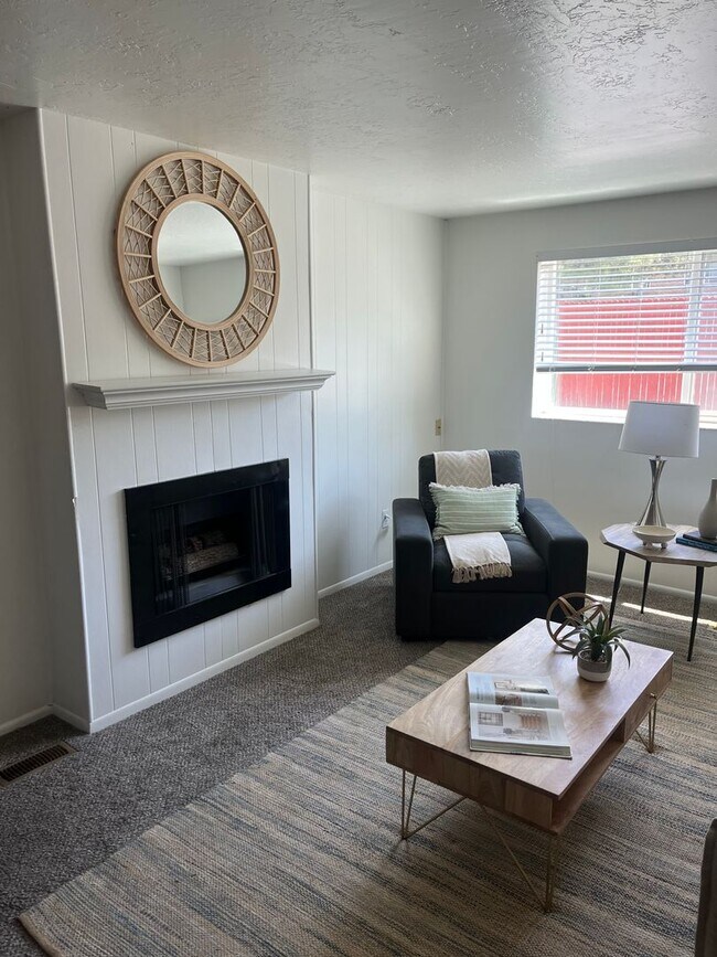 Foto del edificio - 2 Bedroom Condo at Greentree Condominiums!