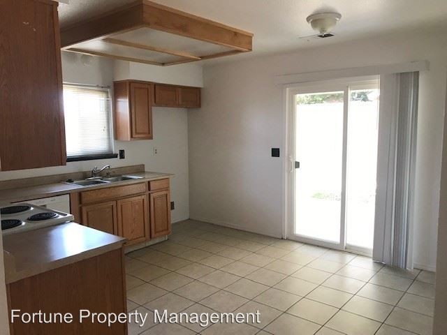 Foto del edificio - 3 br, 2 bath House - 1041 N. Manzanita St.