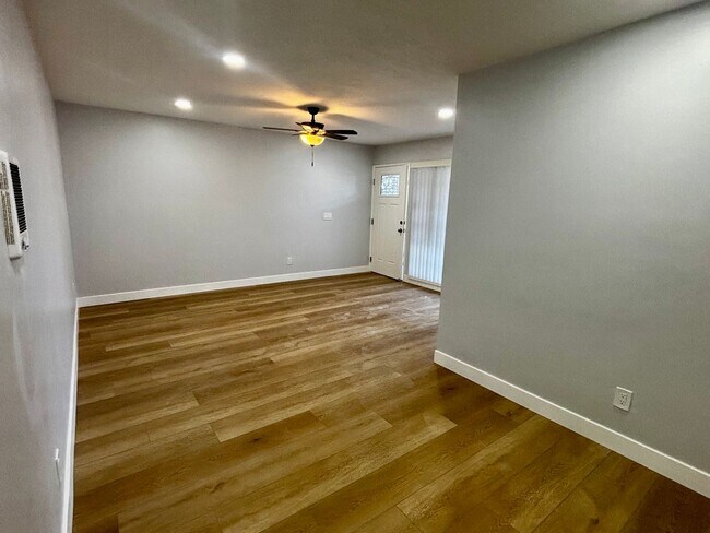 Foto del edificio - 3168-3170 Mandan Way