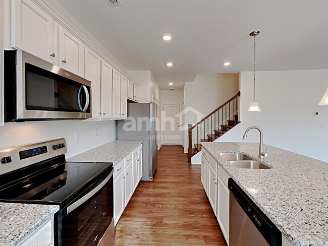 Building Photo - 3205 Pinemount Road