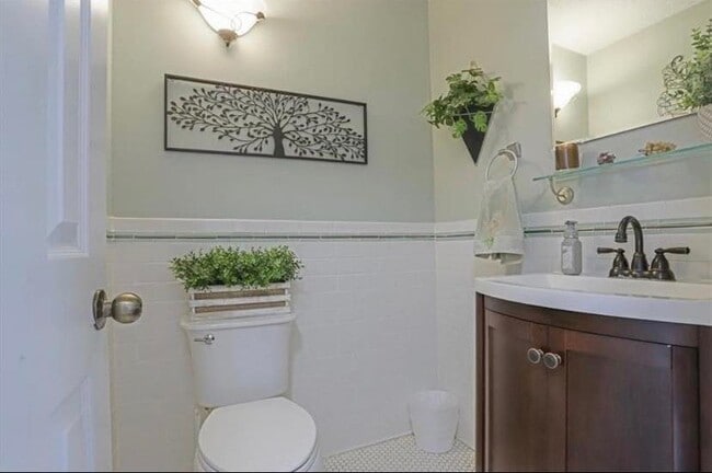 Photo - 1848 Stonebrook Way House