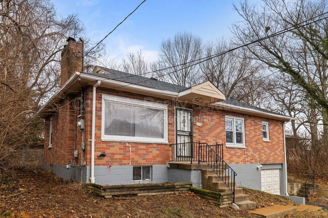 Photo - 375 Adrian Dr House