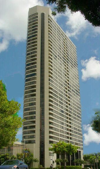 Building Photo - 2499 Kapiolani Blvd