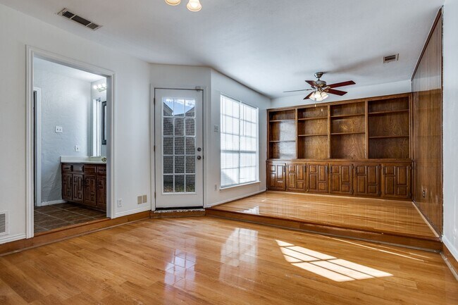 Foto del edificio - Charming 3 Bed, 2 Bath Single-Story Home in Richardson, TX - Available for Lease!