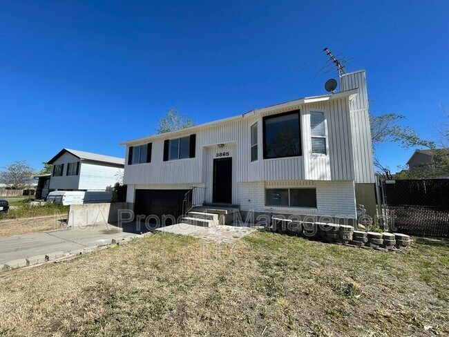 Building Photo - 3865 Brixton Rd
