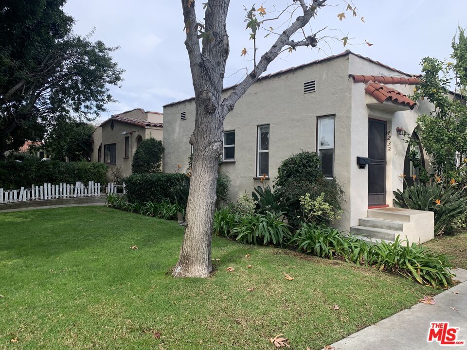 Primary Photo - 4232 Lincoln Ave
