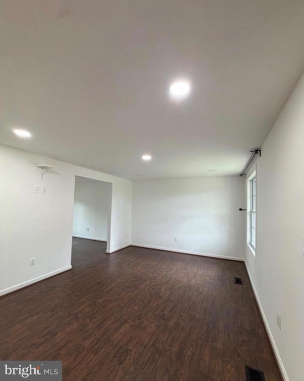 Foto del edificio - 1358 Raleigh Dr