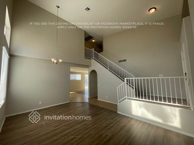 Building Photo - 3608 Russian Olive St