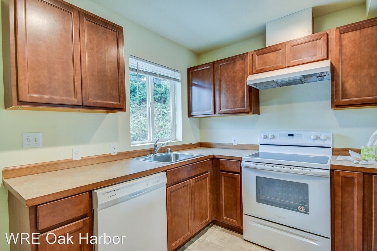 Primary Photo - 2 br, 1 bath House - 330 NE 7th Ave #2