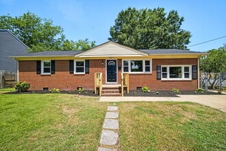 Building Photo - 718 Euwanee Pl