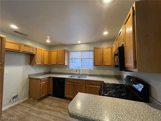 Foto del edificio - 5372 Hanging Tree Ln