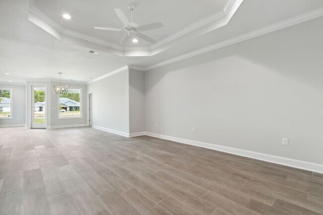Foto del edificio - Resort Style living, minutes to town!