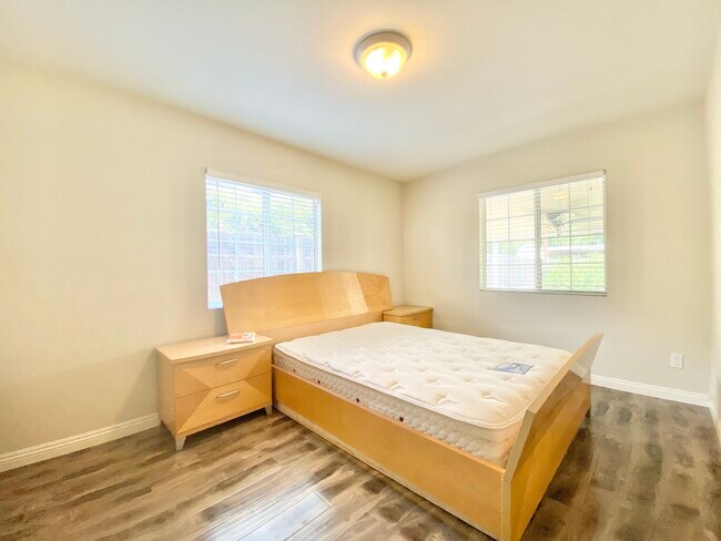 Foto del edificio - 5321 Satsuma Ave