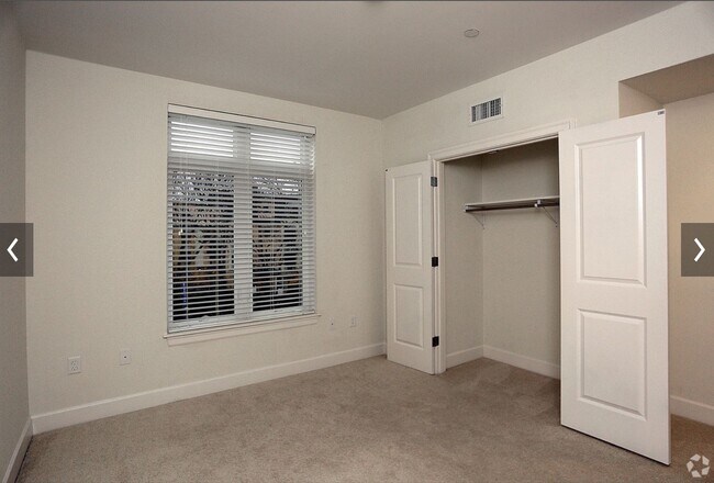 Foto del edificio - 4 Cameron Ave